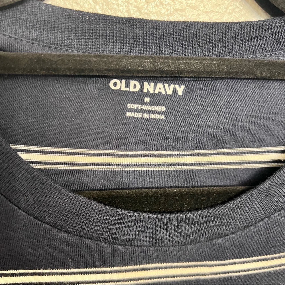 Old Navy Men's Blue and White Striped Long Sleeve Tee - Picture 3 of 9